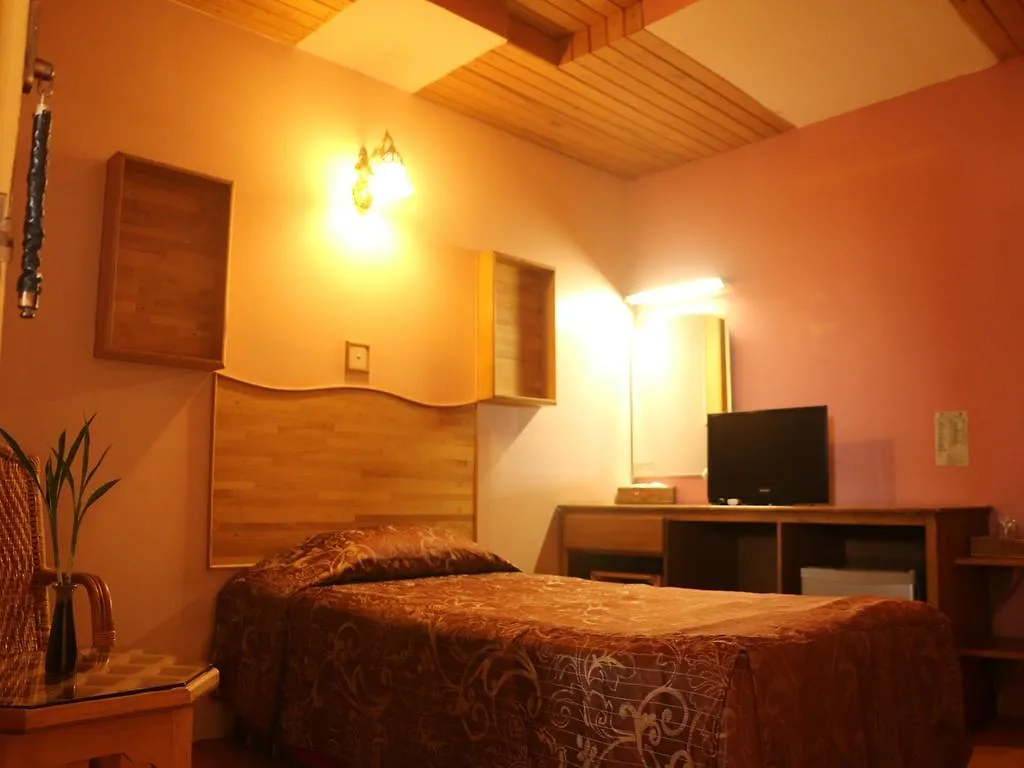 Kaung Lay Inn Yangon 2*,